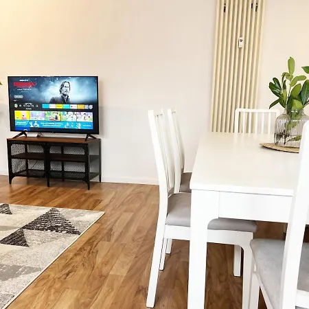 Altes Kino 2 - Modern, Ruhig 6 Gaeste 110 M2 Wlan * Momlingen