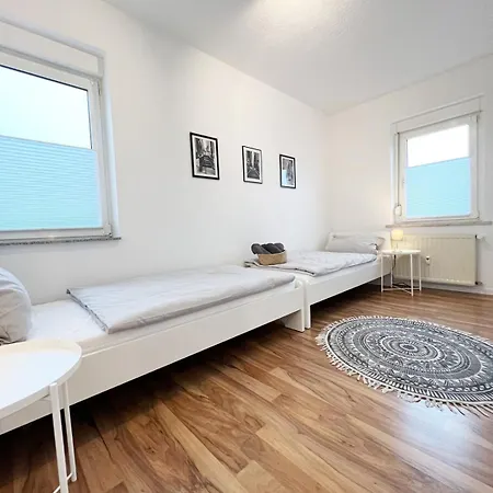 Altes Kino 2 - Modern, Ruhig 6 Gaeste 110 M2 Wlan Apartman